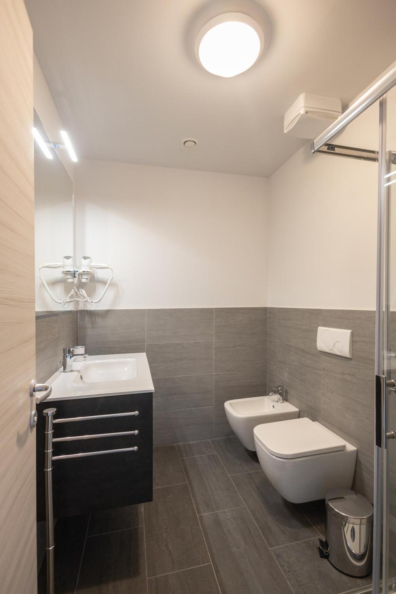 Virtual Aparthotel Opera Luaran gambar